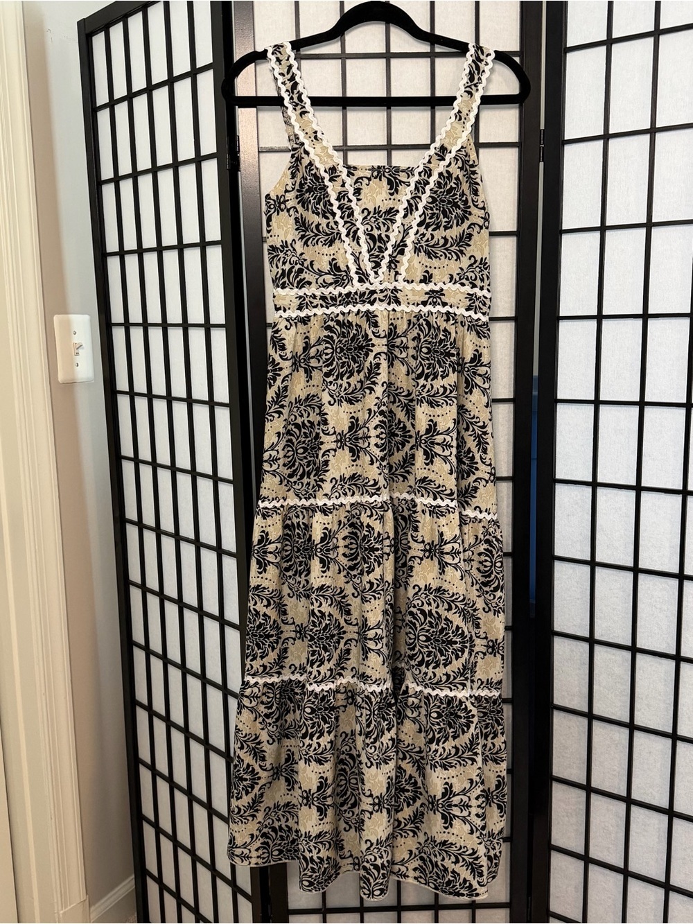 Scalloped tiered Cream Maxi Dress with Black Floral Print Small